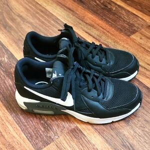 Women's Nike Air Max Sneakers Size 7.5
